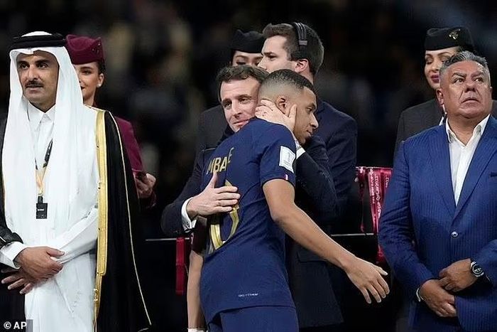 Tổng thống Pháp nói gì với Mbappe sau thất bại ở trận chung kết World Cup 2022?